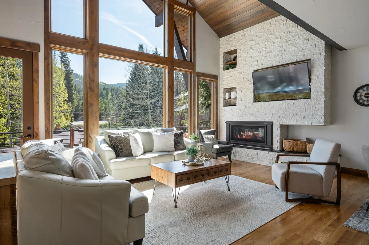 Slopeside Custom Mountain Chalet #26