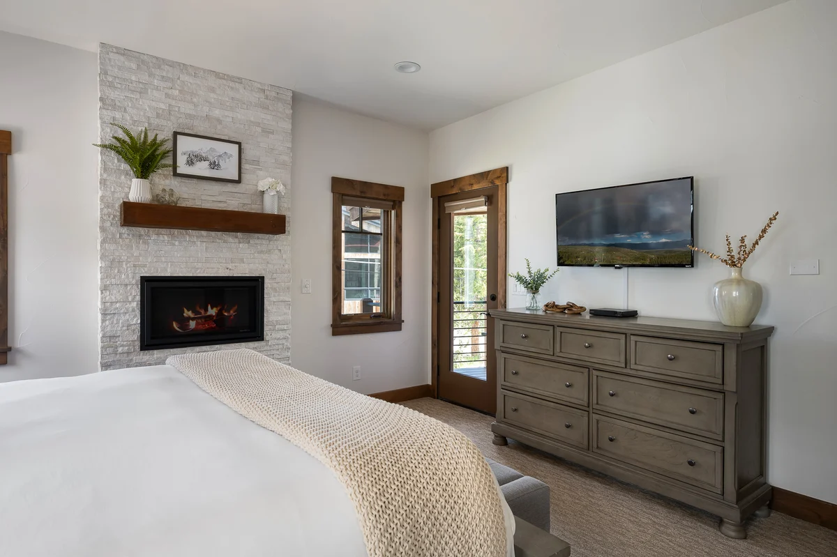 Slopeside Custom Mountain Chalet #37