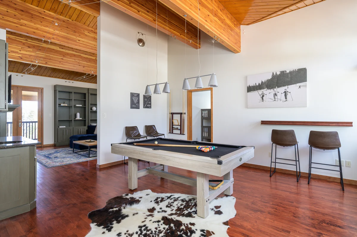 Pole Creek Golf Club Home 2940 #16