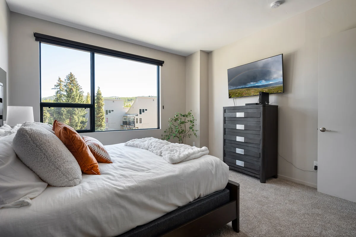 Chill Ski In/Out Condo 102 #12