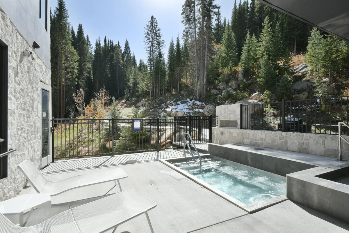 Chill Ski In/Out Condo 102 #21
