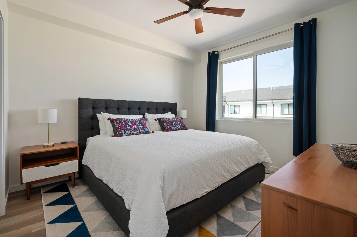 Sunnyside Flats Luxury Condo 321 6 #24