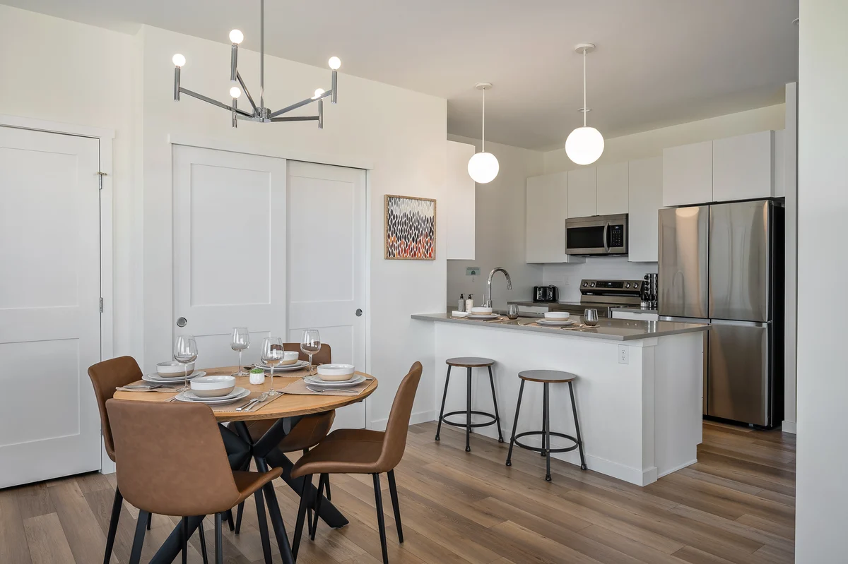 Sunnyside Flats Luxury Condo 321 6 #19