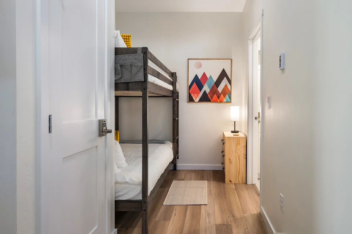 Sunnyside Flats Luxury Condo 321 6 #22