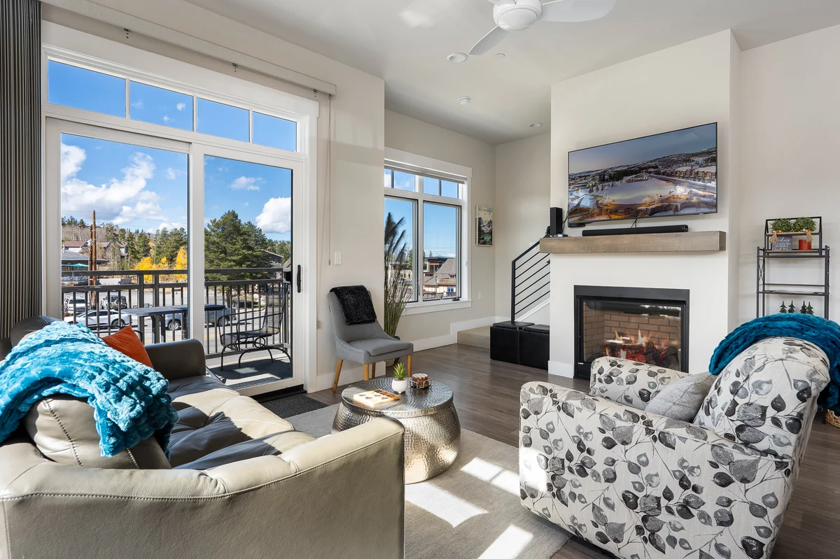 Hideaway Station Corner Loft 25 #21