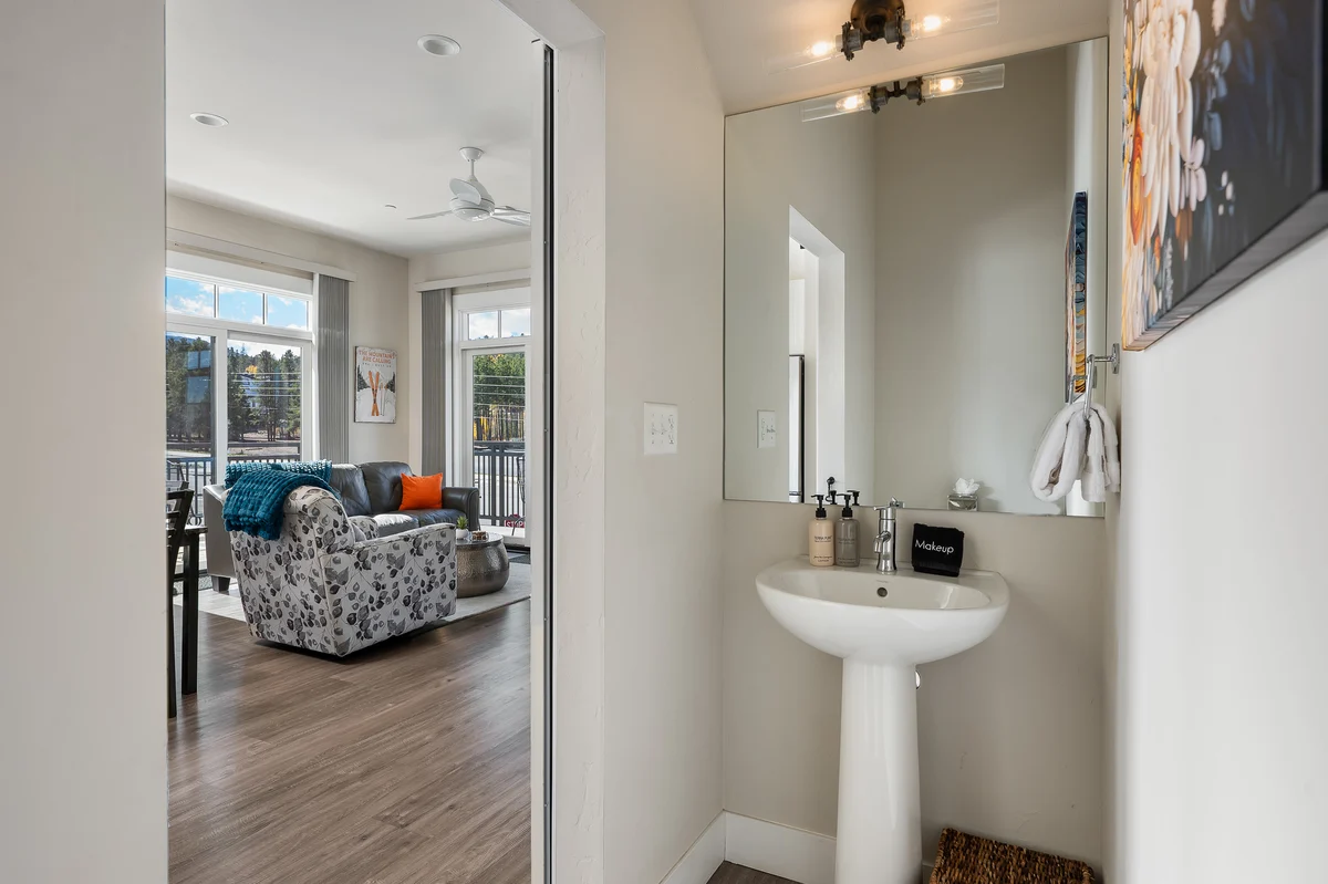 Hideaway Station Corner Loft 25 #13