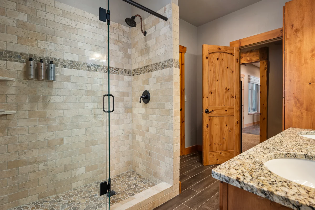 Mountain Retreat Luxury Home #8