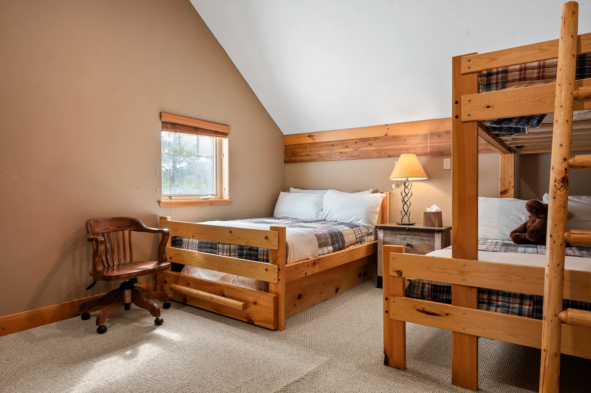 Mountain Retreat Luxury Home #18