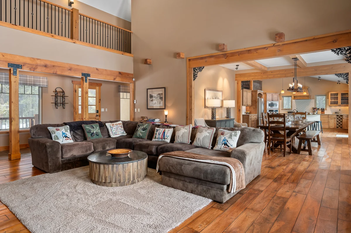 Mountain Retreat Luxury Home #37