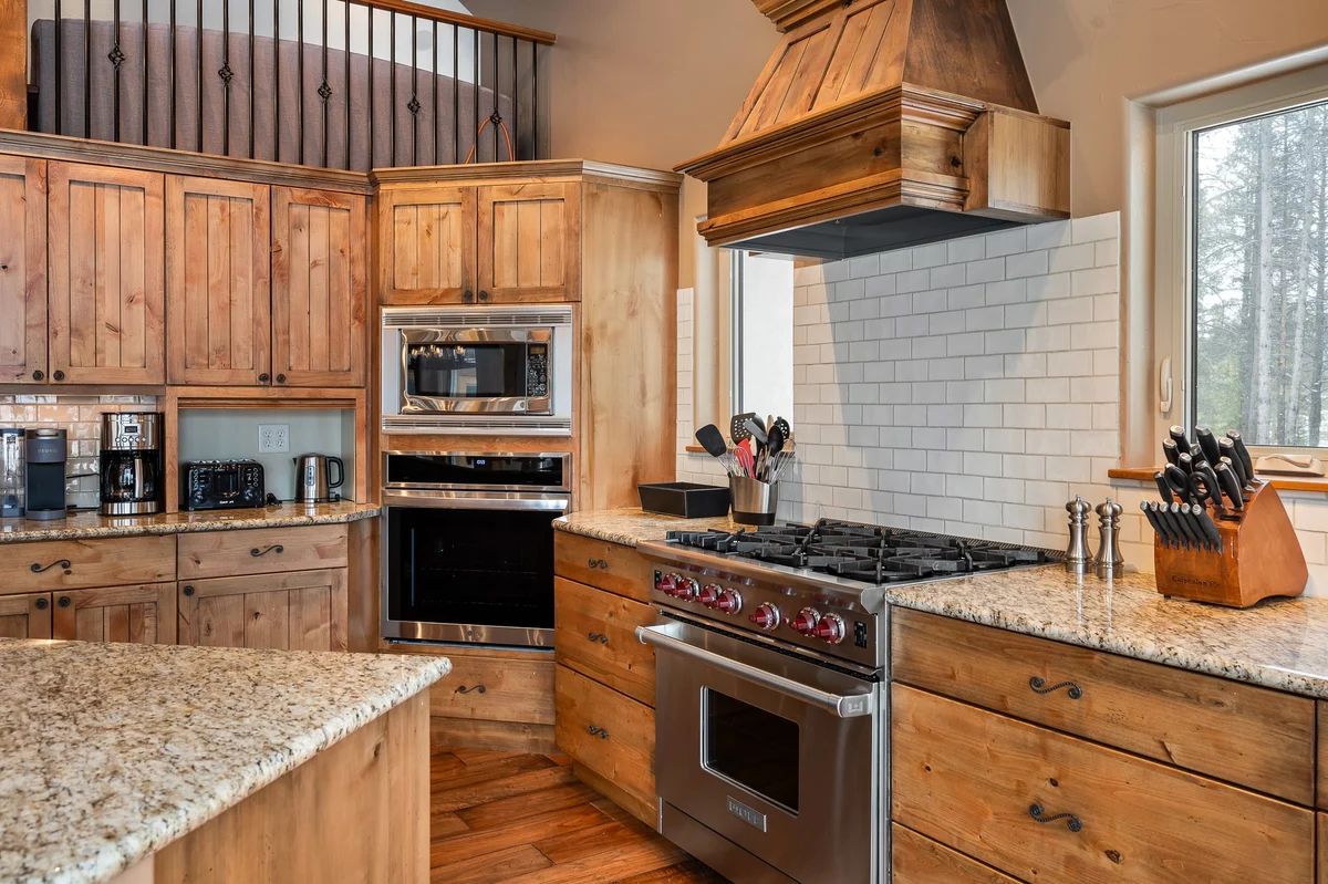 Mountain Retreat Luxury Home #28