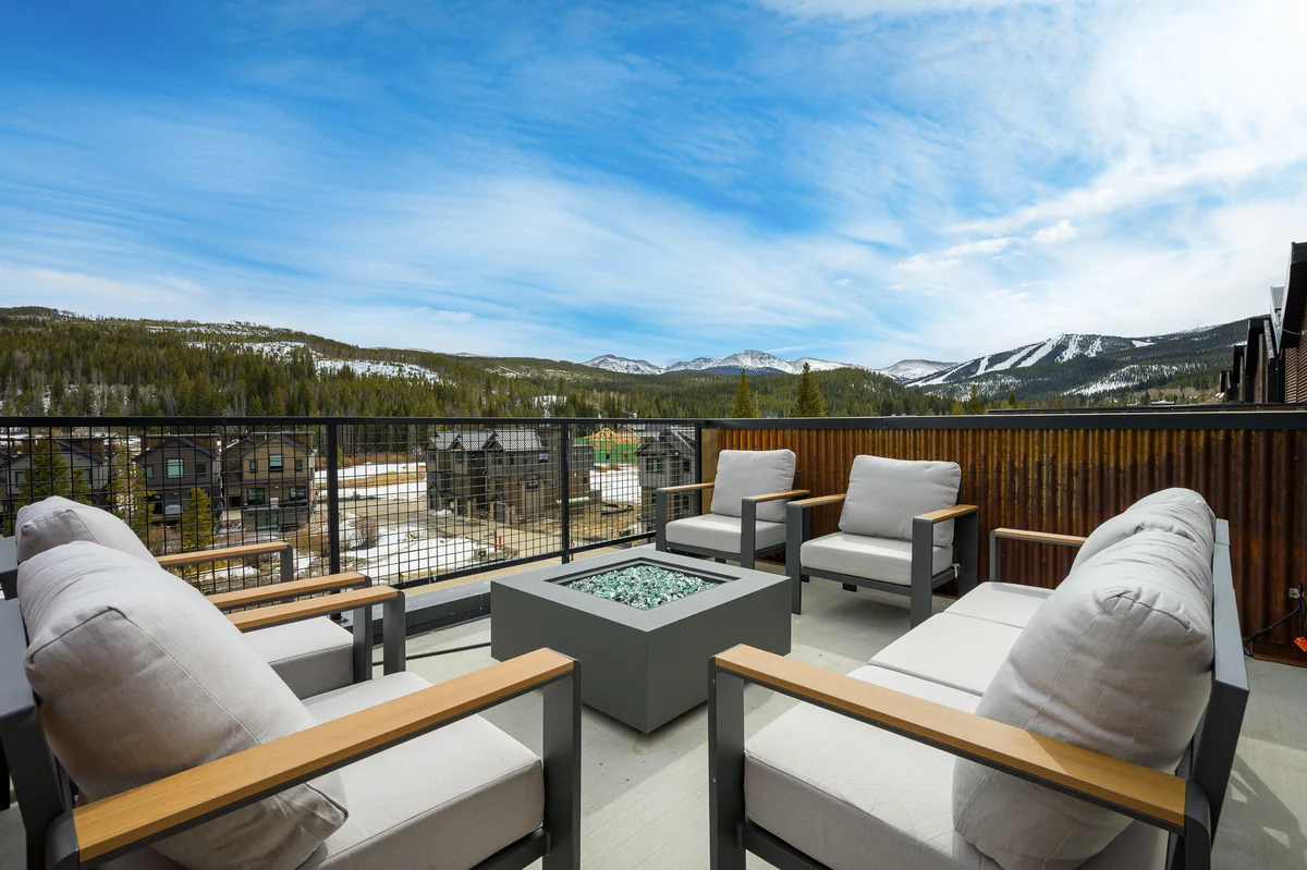 Row Roof Top Loft 57 #17