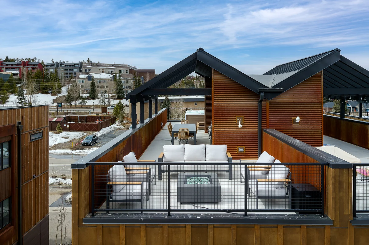 Row Roof Top Loft 57 #10