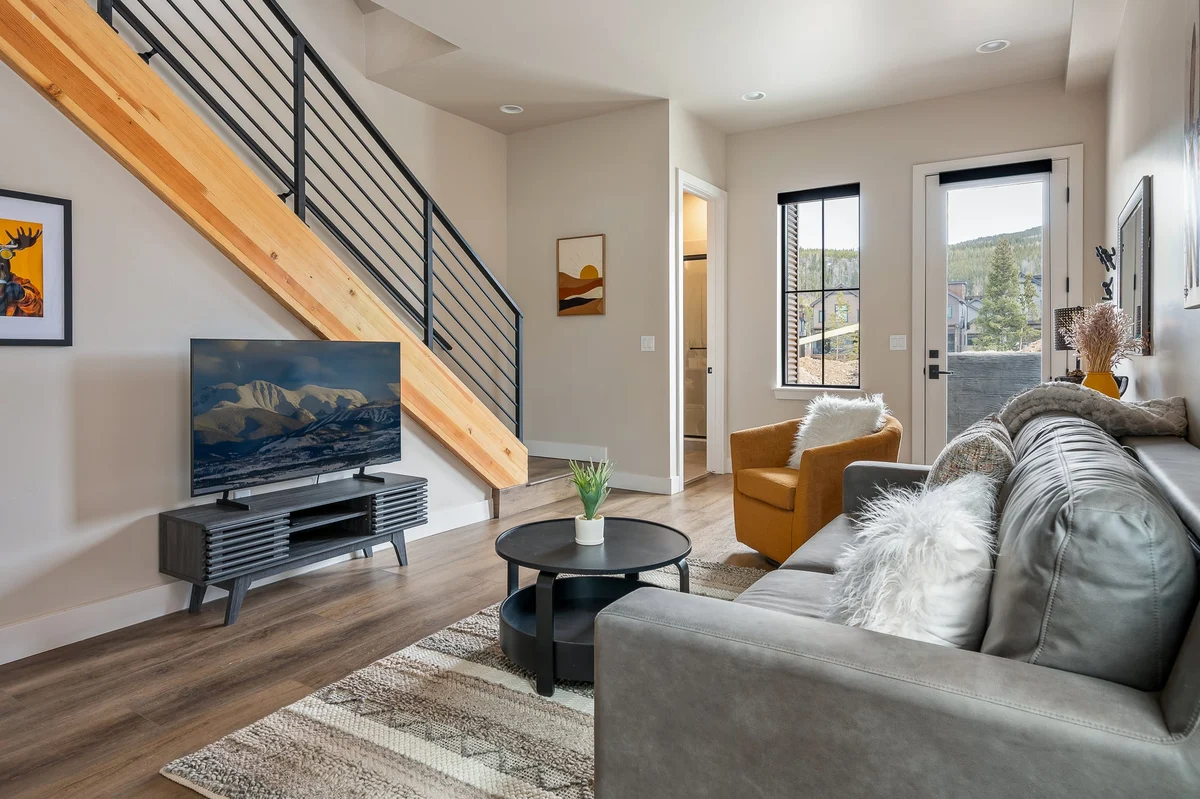 Row Roof Top Loft 57 #24