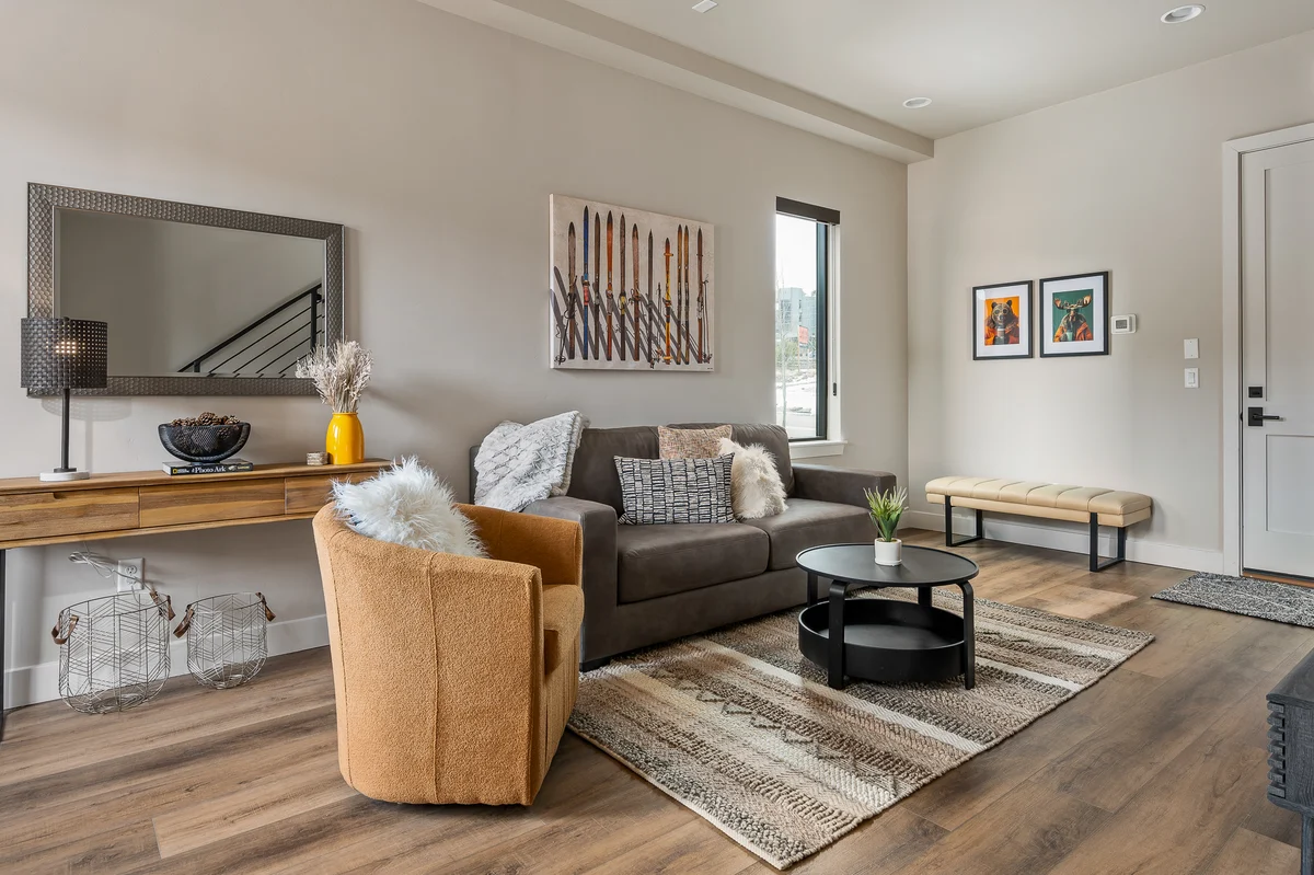 Row Roof Top Loft 57 #22
