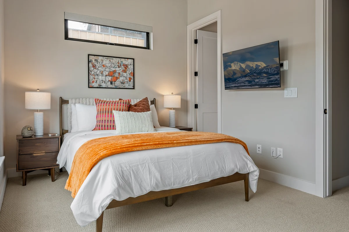Row Roof Top Loft 57 #21