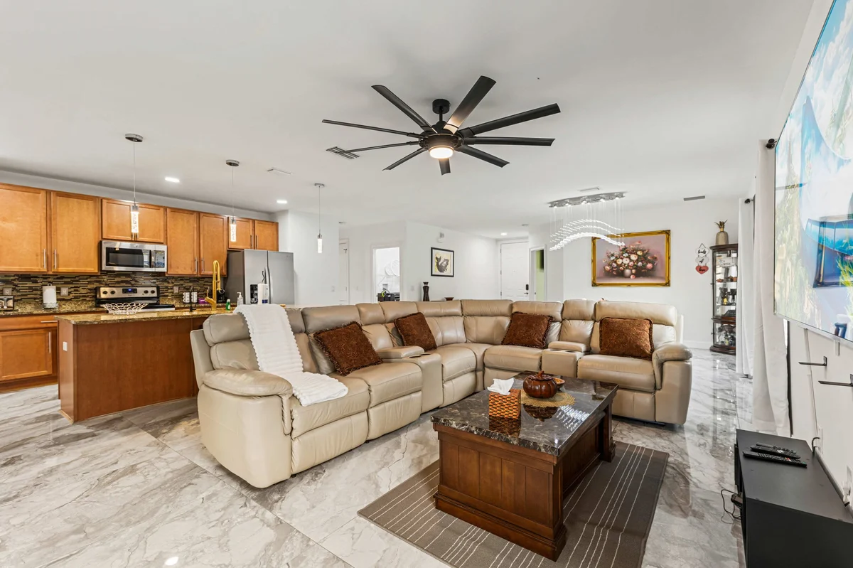 2939 Casabella #18