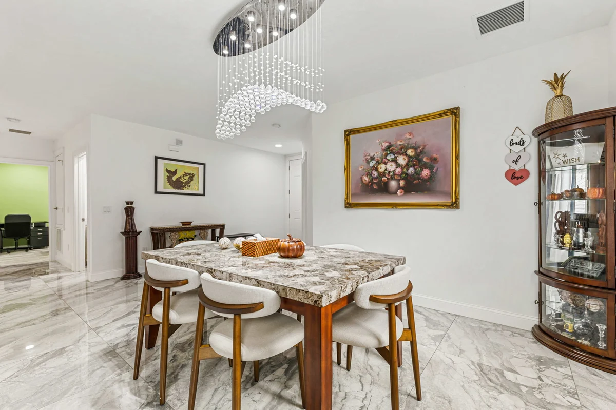 2939 Casabella #8