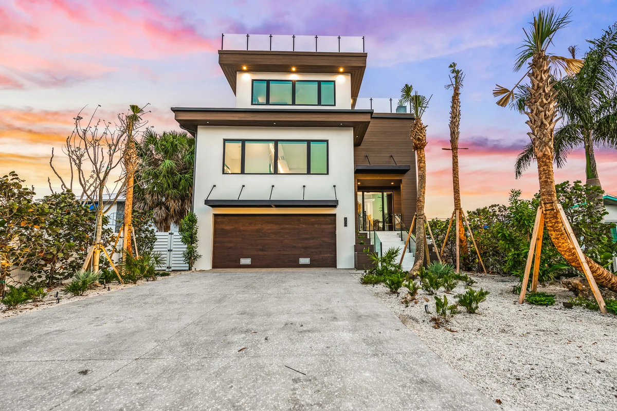 Knot A Basic Beach House #165