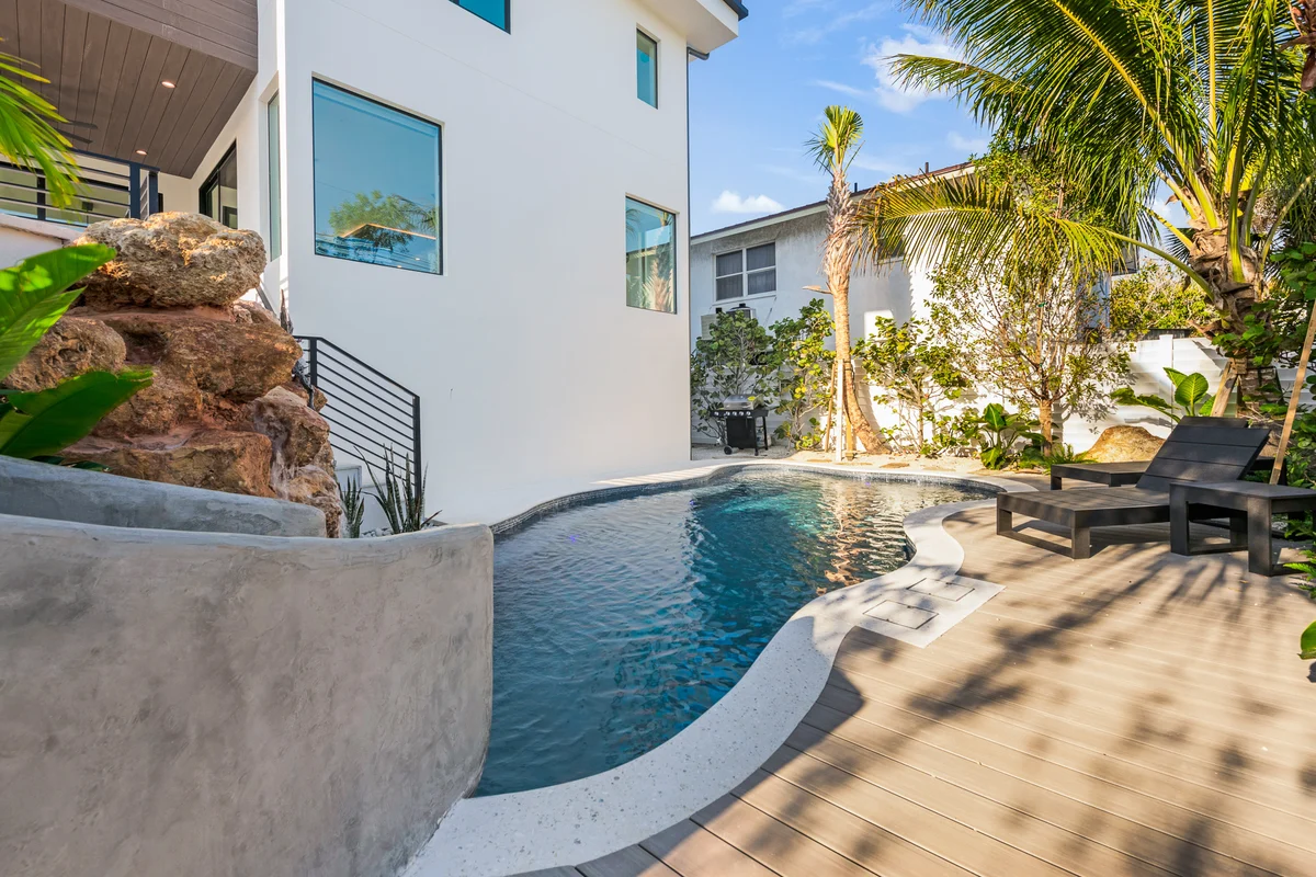 Knot A Basic Beach House #162