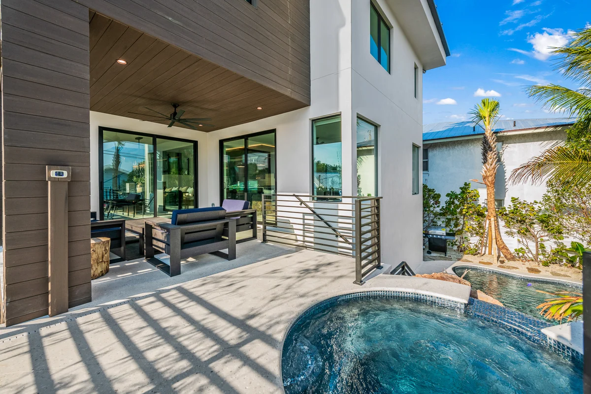Knot A Basic Beach House #142