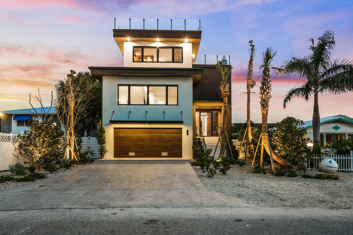 Knot A Basic Beach House #106