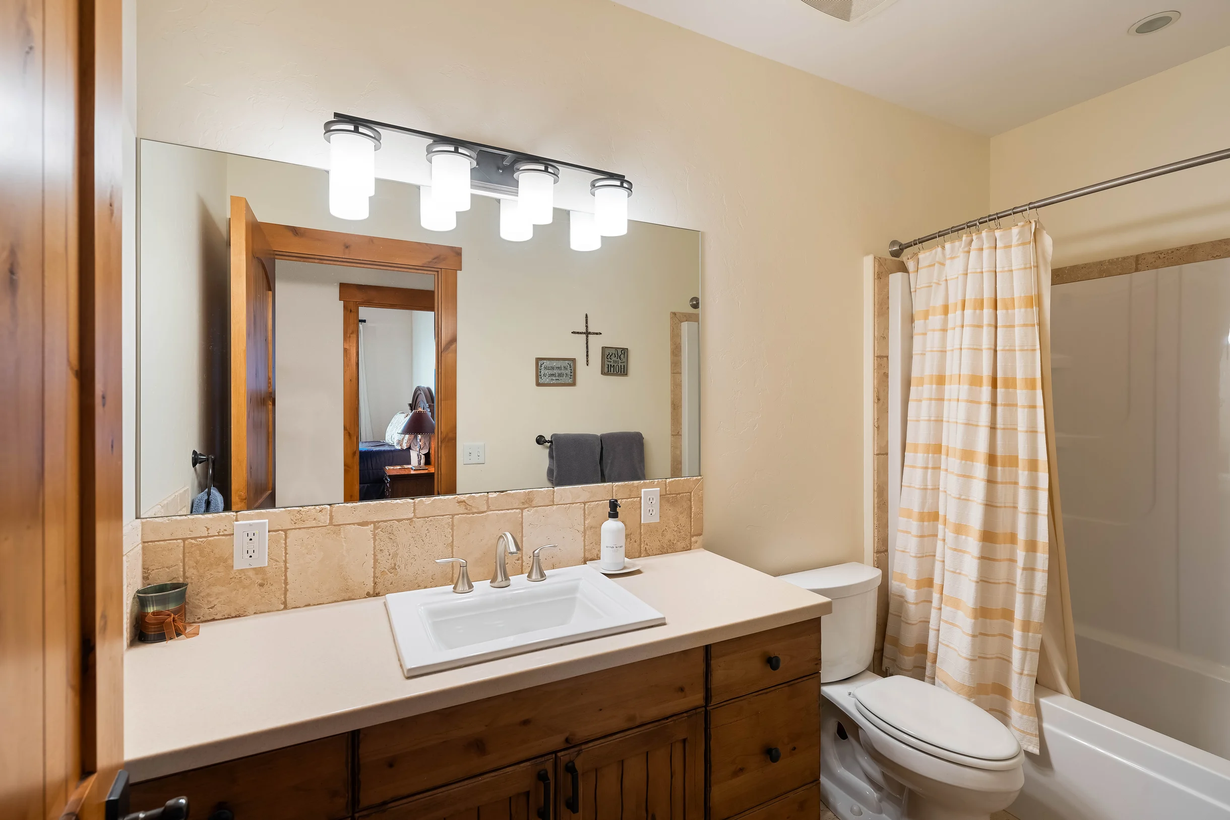 Flathead Lake Cliff Retreat #94