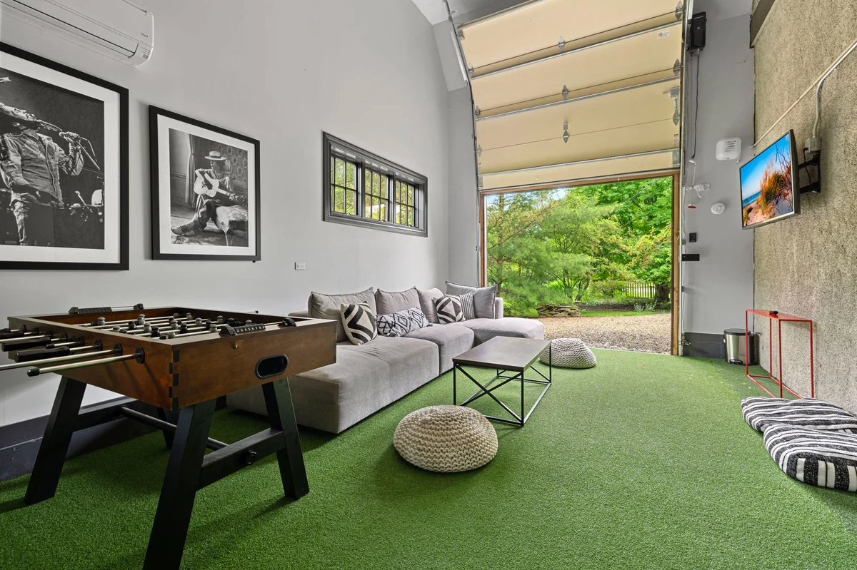 Black Door Bungalow #86