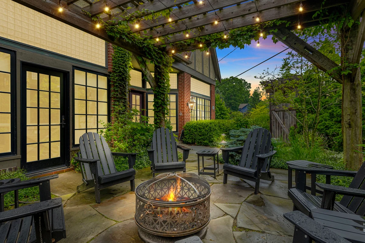 Black Door Bungalow #112