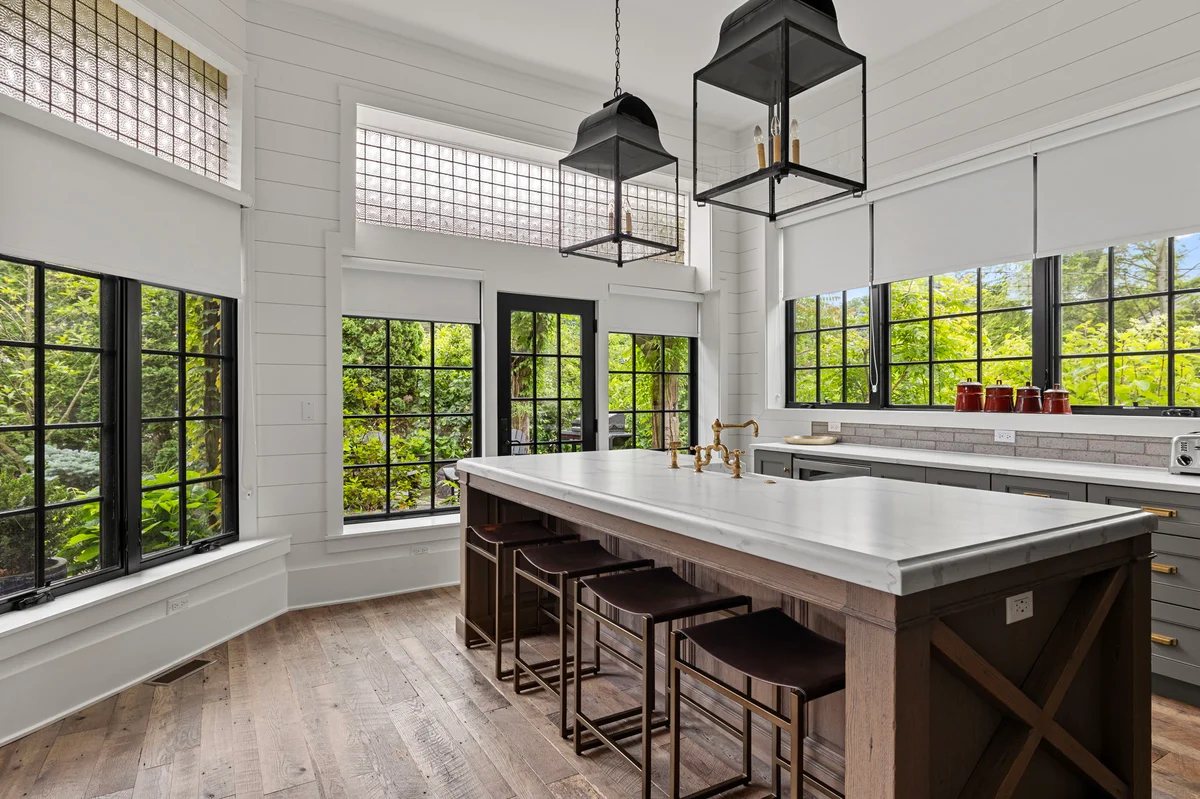 Black Door Bungalow #117