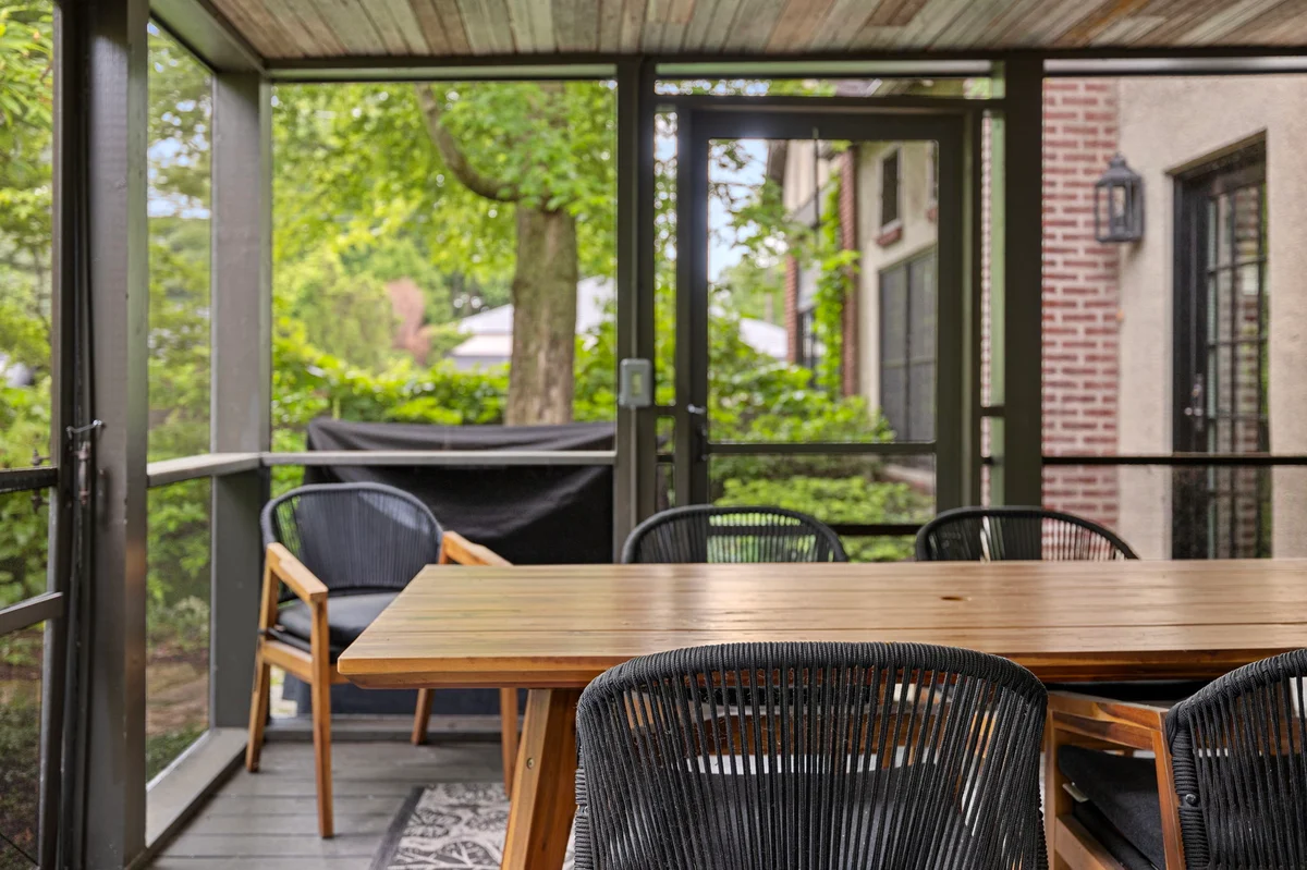Black Door Bungalow #101