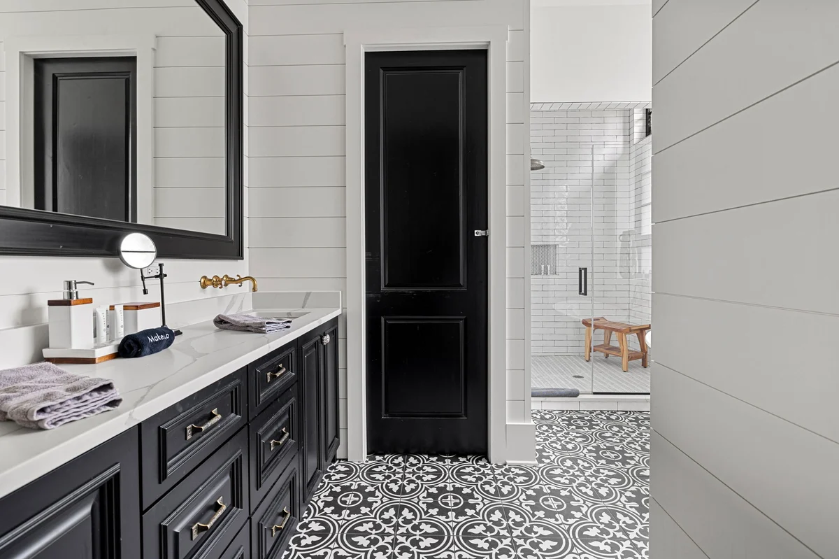 Black Door Bungalow #62