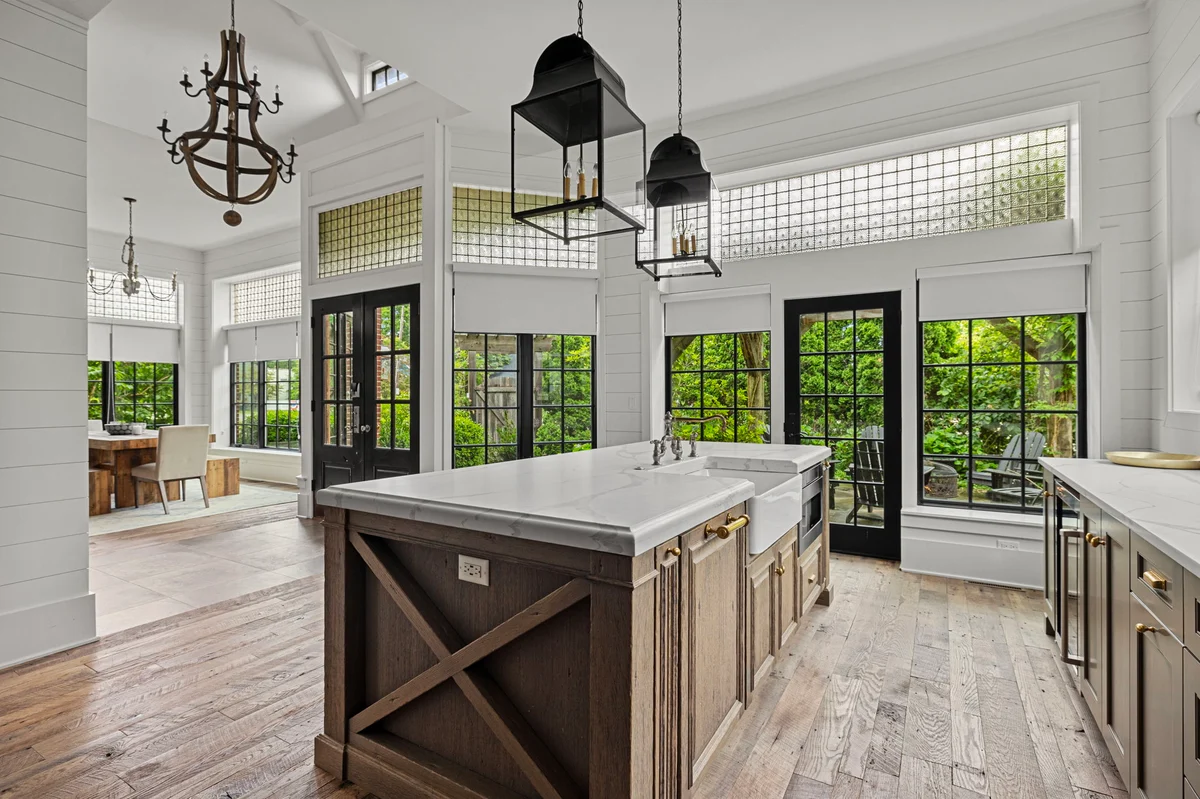 Black Door Bungalow #97