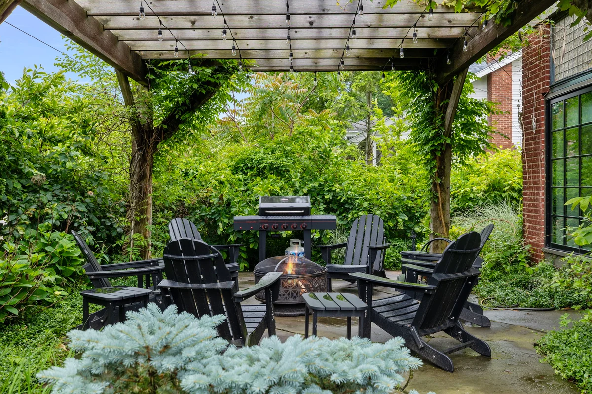 Black Door Bungalow #71
