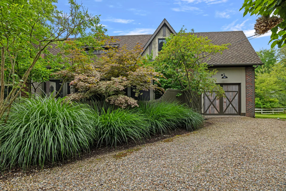 Black Door Bungalow #98