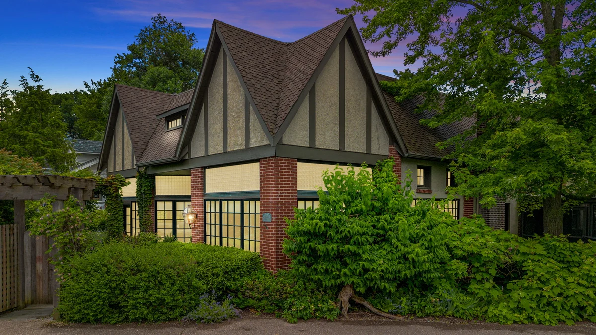 Black Door Bungalow #93