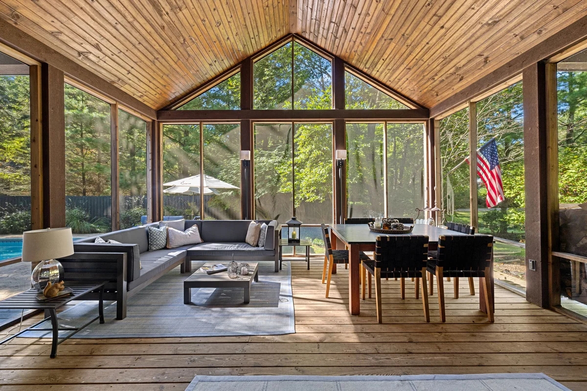 Bella and Dulce's Lakehouse #100