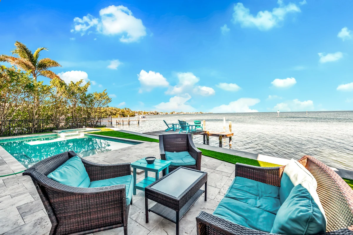 Bayfront Paradise (AMIL) #92