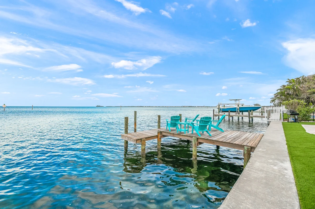 Bayfront Paradise (AMIL) #100