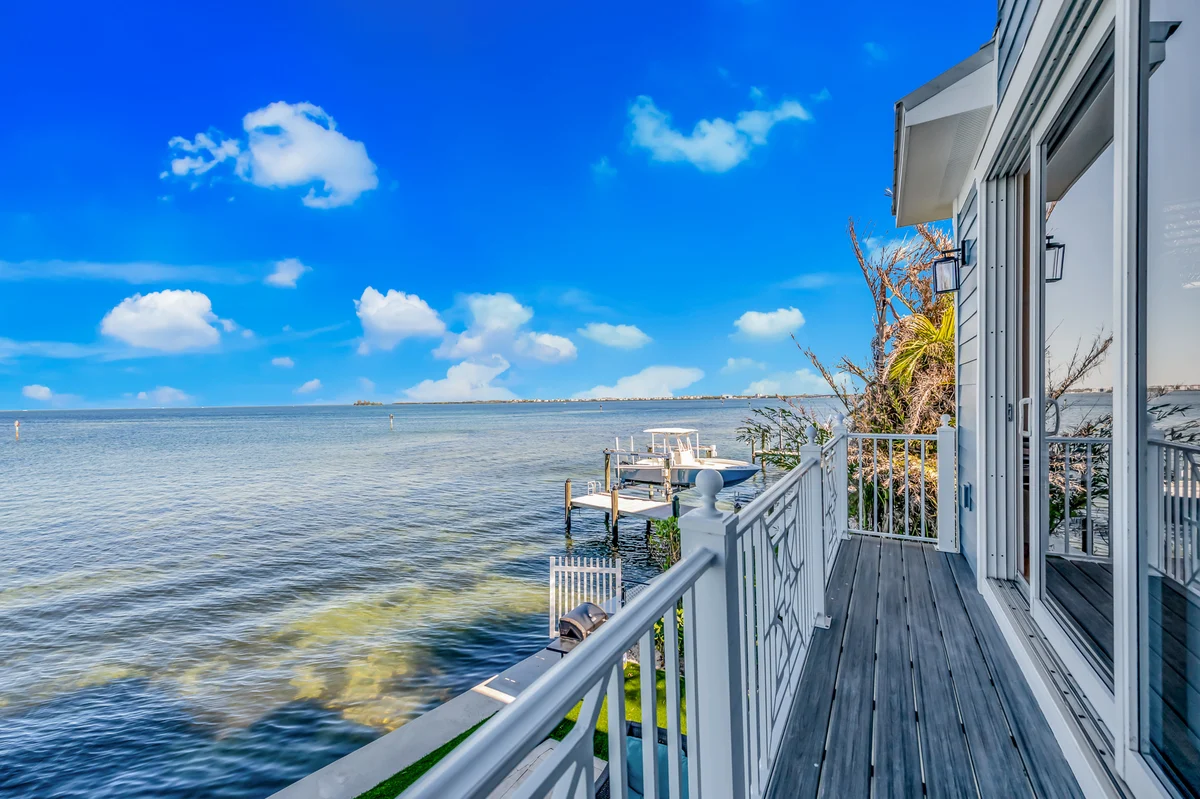 Bayfront Paradise (AMIL) #85