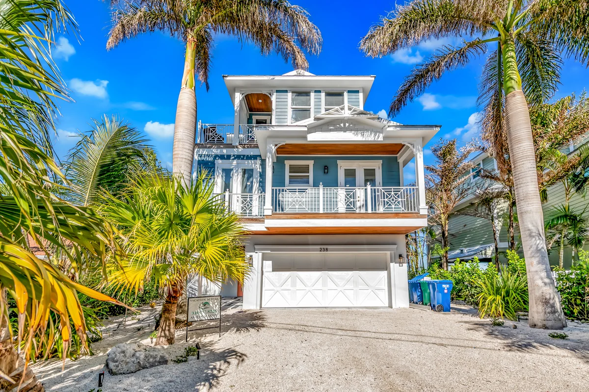 Bayfront Paradise (AMIL) #69