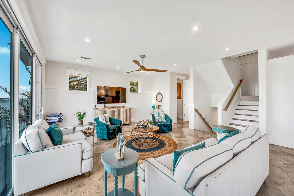 Bayfront Paradise (AMIL) #104