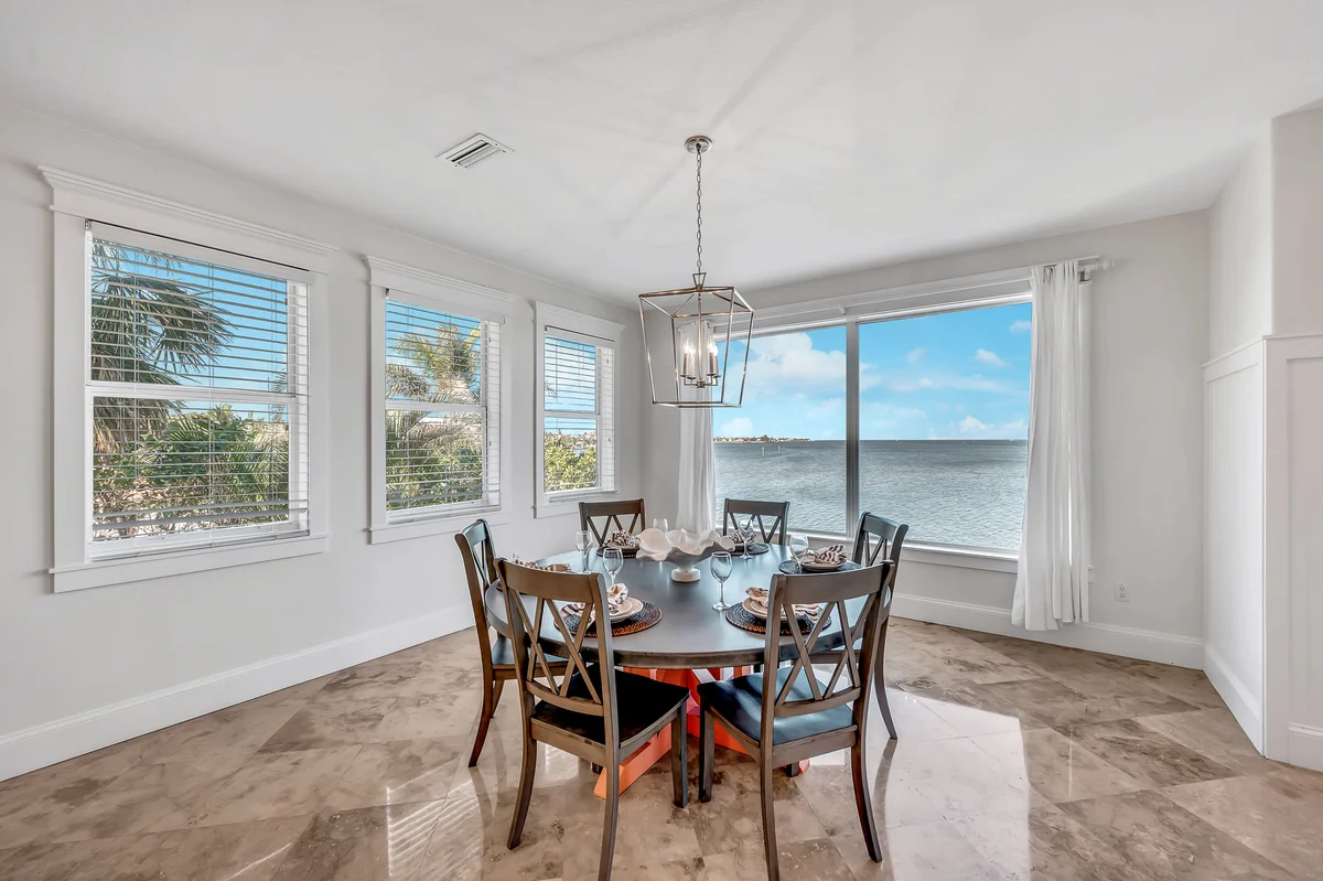 Bayfront Paradise (AMIL) #84