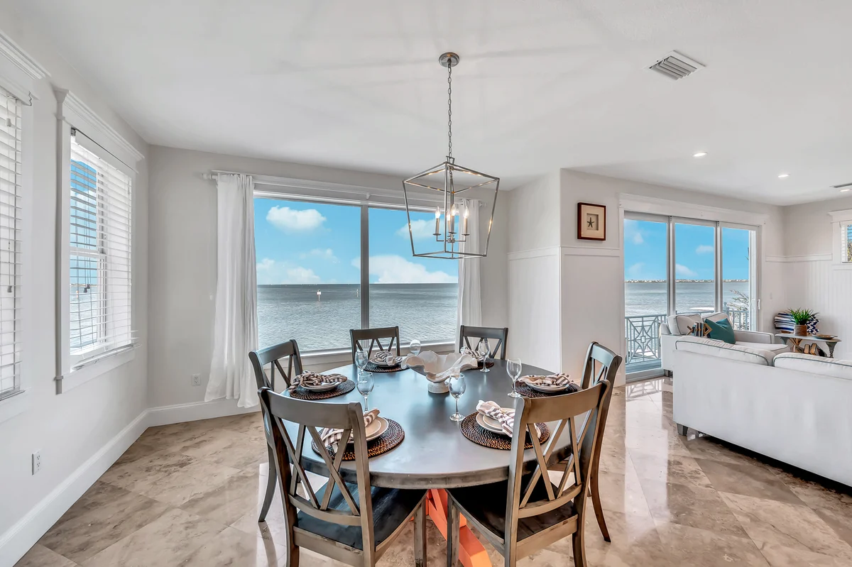 Bayfront Paradise (AMIL) #103