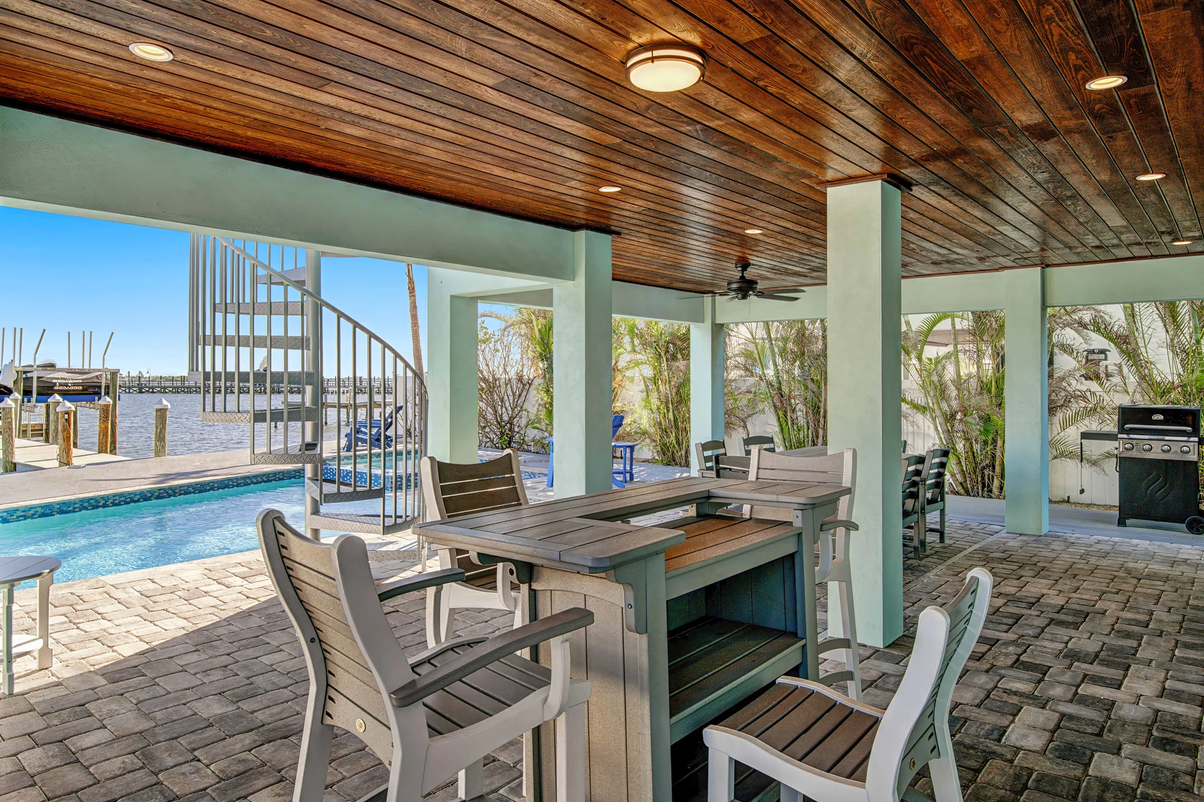 Bayfront Retreat #89