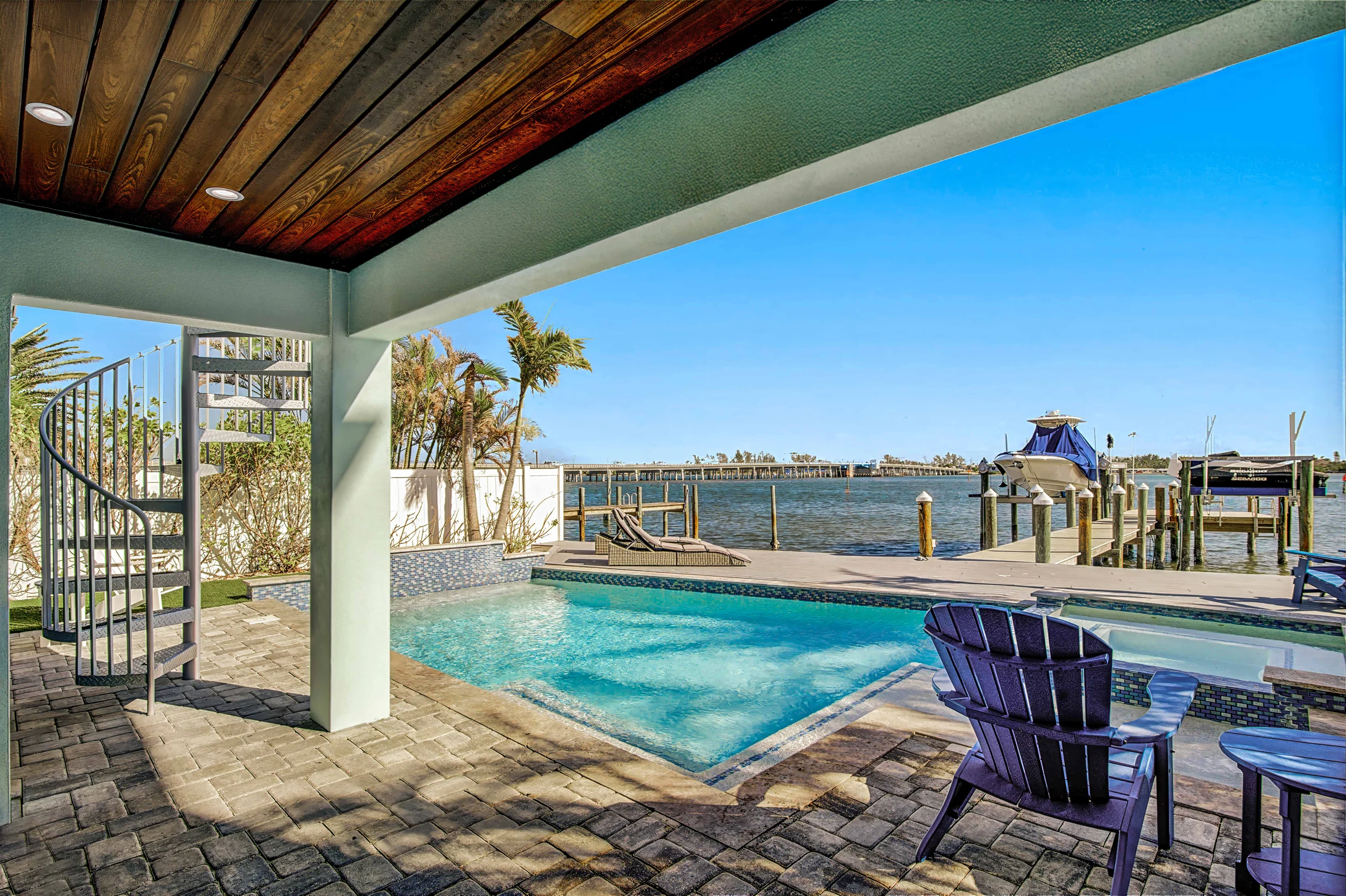 Bayfront Retreat #81