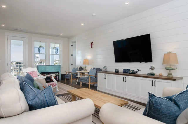 W414 - Hooks Cottage #103