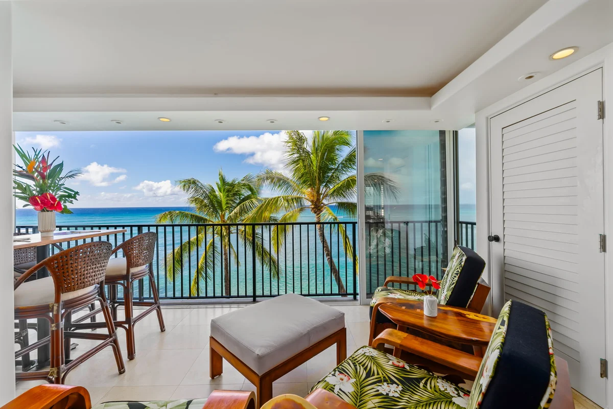 Kaimana Beach Penthouse #43