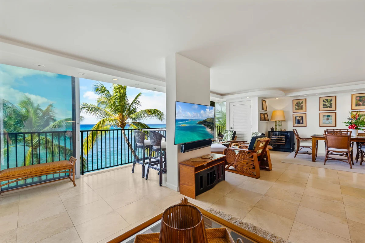 Kaimana Beach Penthouse #58