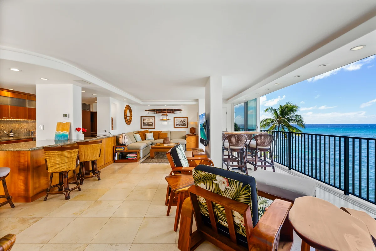 Kaimana Beach Penthouse #59