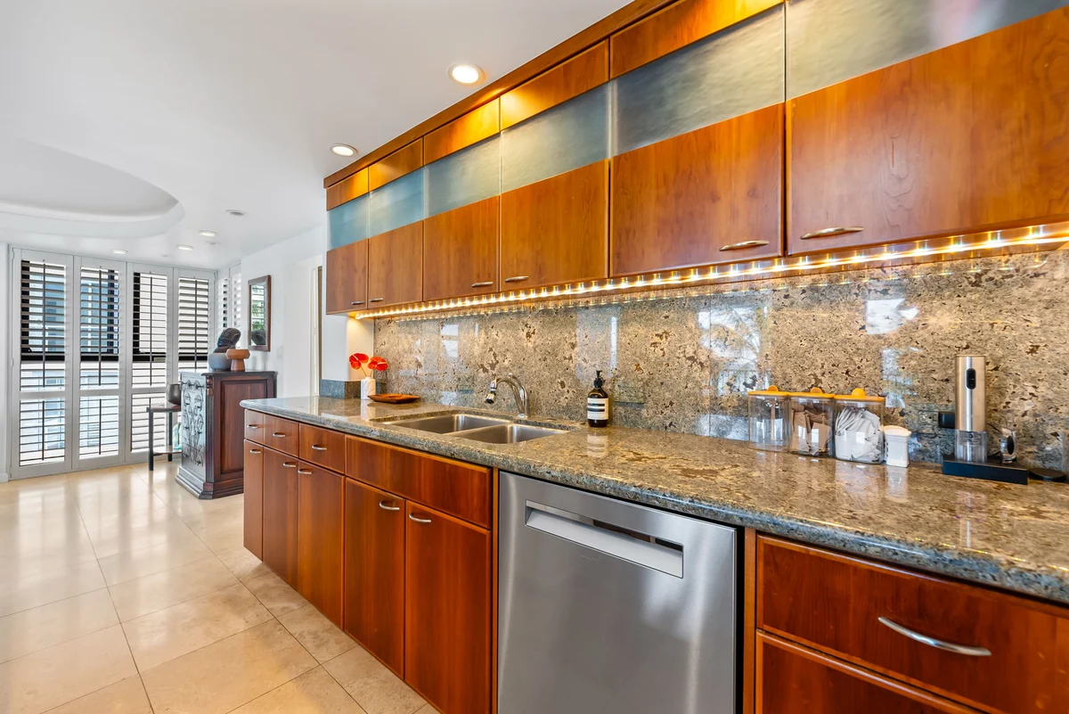 Kaimana Beach Penthouse #50